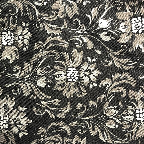 Issac Mizrahi Live pull on pants black gray white print stretch women’s size 10P - Picture 3 of 5